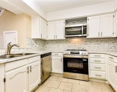 3022 Forest Lane - Photo Thumbnail 5