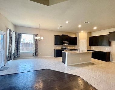 543 Haven Drive - Photo Thumbnail 2