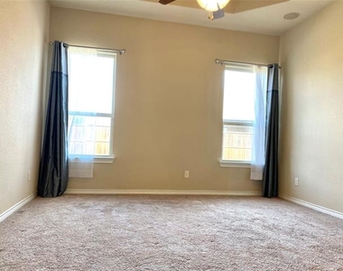 543 Haven Drive - Photo Thumbnail 8