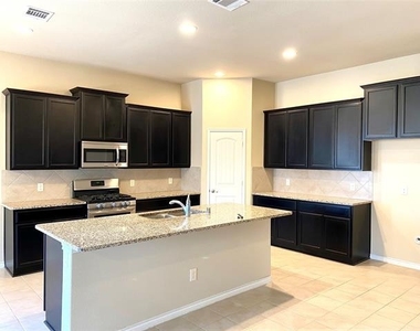 543 Haven Drive - Photo Thumbnail 4