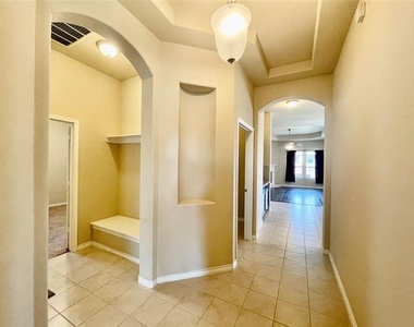 543 Haven Drive - Photo Thumbnail 1
