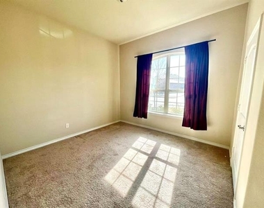 543 Haven Drive - Photo Thumbnail 12