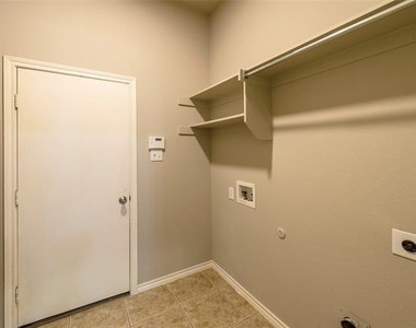 3221 Timber Ridge Trail - Photo Thumbnail 14