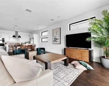 8609 Secretariat Drive - Photo Thumbnail 15