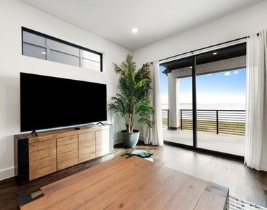 8609 Secretariat Drive - Photo Thumbnail 1