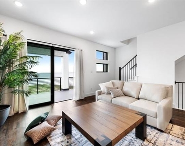 8609 Secretariat Drive - Photo Thumbnail 5