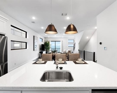 8609 Secretariat Drive - Photo Thumbnail 18