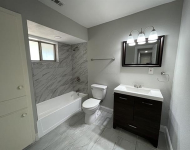 4828 Grove Street - Photo Thumbnail 7
