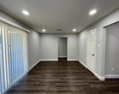 4828 Grove Street - Photo Thumbnail 3
