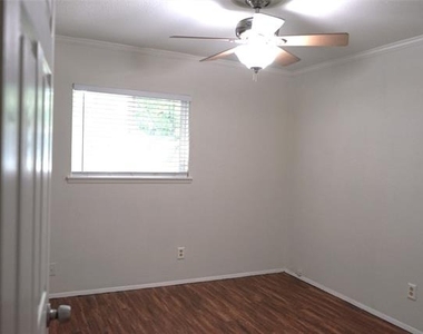 608 Hillcrest Street - Photo Thumbnail 16
