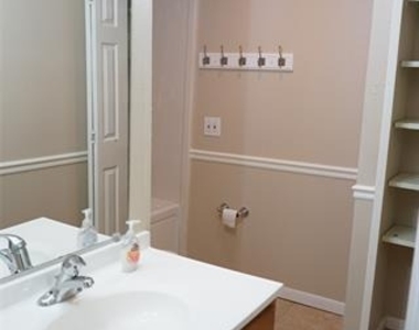 608 Hillcrest Street - Photo Thumbnail 18