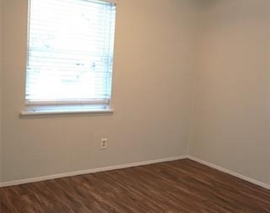 608 Hillcrest Street - Photo Thumbnail 14