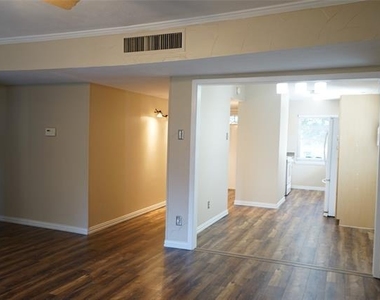 608 Hillcrest Street - Photo Thumbnail 11