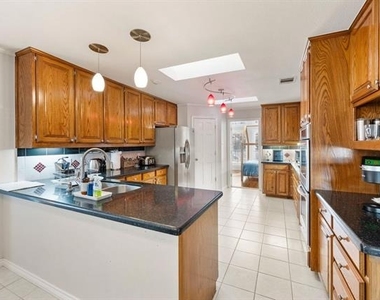 1000 Raven Bend Court - Photo Thumbnail 24