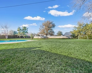 1000 Raven Bend Court - Photo Thumbnail 19