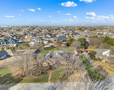 1000 Raven Bend Court - Photo Thumbnail 36