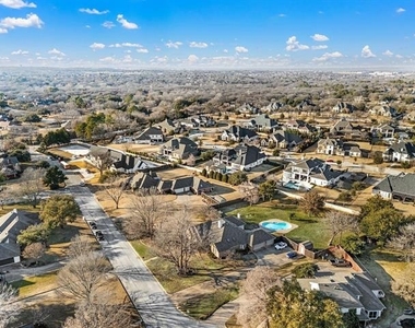 1000 Raven Bend Court - Photo Thumbnail 33