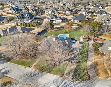 1000 Raven Bend Court - Photo Thumbnail 35