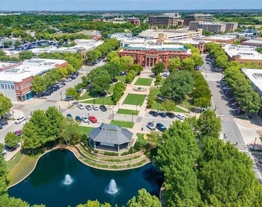 1000 Raven Bend Court - Photo Thumbnail 6