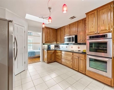 1000 Raven Bend Court - Photo Thumbnail 23