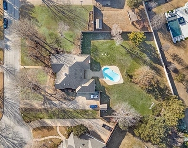 1000 Raven Bend Court - Photo Thumbnail 13