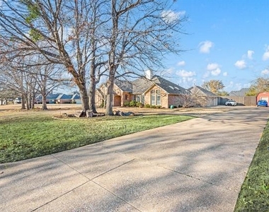 1000 Raven Bend Court - Photo Thumbnail 32