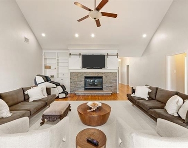 1000 Raven Bend Court - Photo Thumbnail 27