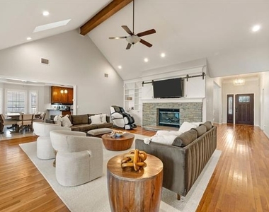 1000 Raven Bend Court - Photo Thumbnail 28