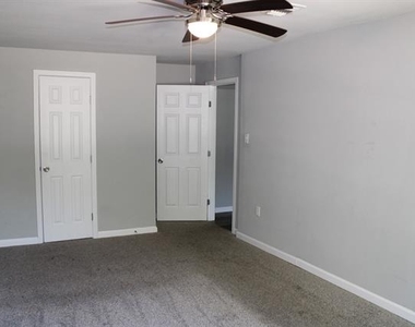 5205 Gordon Avenue - Photo Thumbnail 13
