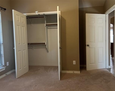 3504 Northpointe Drive - Photo Thumbnail 12