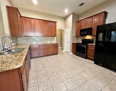 3504 Northpointe Drive - Photo Thumbnail 6