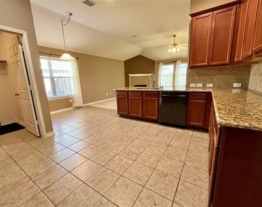 3504 Northpointe Drive - Photo Thumbnail 5