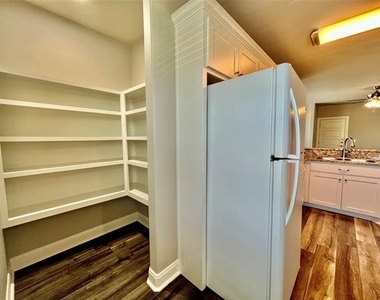 311 S Locust Street - Photo Thumbnail 7