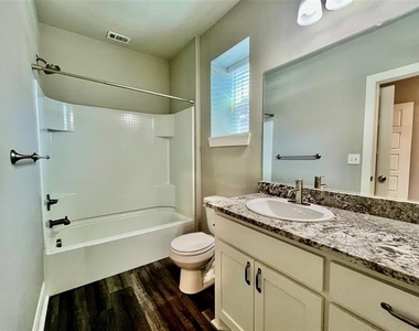311 S Locust Street - Photo Thumbnail 10
