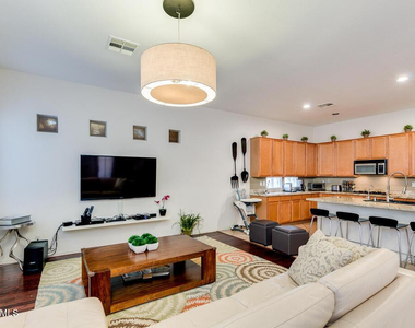 2037 W Periwinkle Way - Photo Thumbnail 13