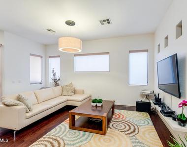 2037 W Periwinkle Way - Photo Thumbnail 14