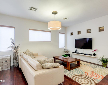 2037 W Periwinkle Way - Photo Thumbnail 15