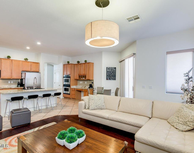 2037 W Periwinkle Way - Photo Thumbnail 16