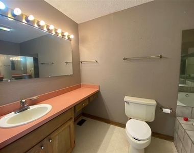 143 Private Road 1509 - Photo Thumbnail 8