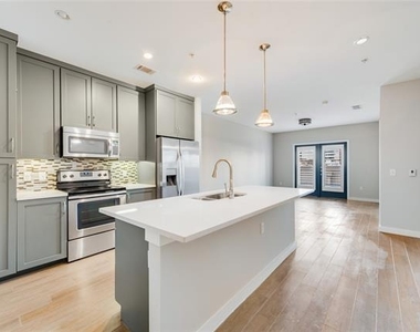 5609 Smu Boulevard - Photo Thumbnail 10