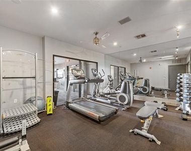 5609 Smu Boulevard - Photo Thumbnail 23