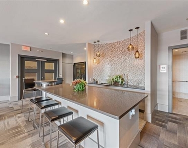 5609 Smu Boulevard - Photo Thumbnail 3