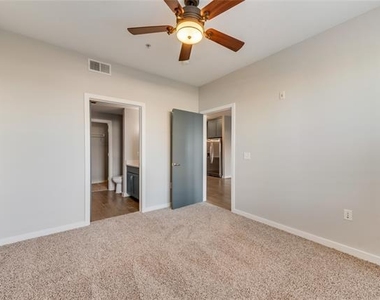 5609 Smu Boulevard - Photo Thumbnail 17