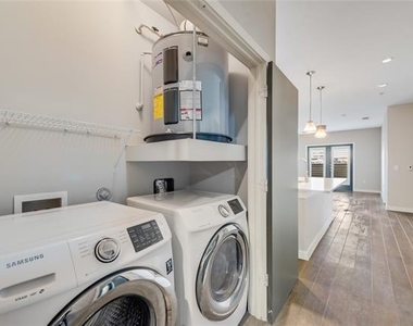 5609 Smu Boulevard - Photo Thumbnail 20