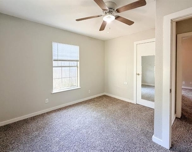 1705 N Robinson Street - Photo Thumbnail 8