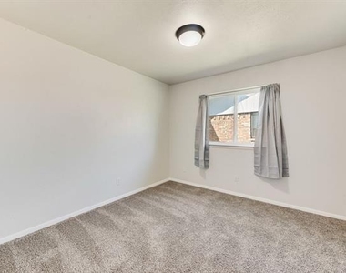 1656 Glenhill Lane - Photo Thumbnail 11