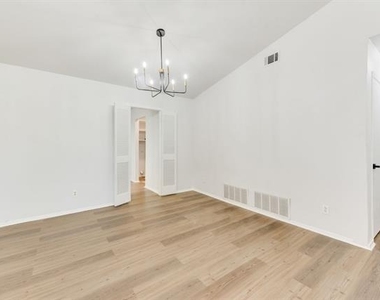 1656 Glenhill Lane - Photo Thumbnail 4