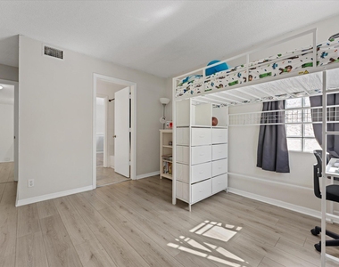 2264 Salerno Circle - Photo Thumbnail 22