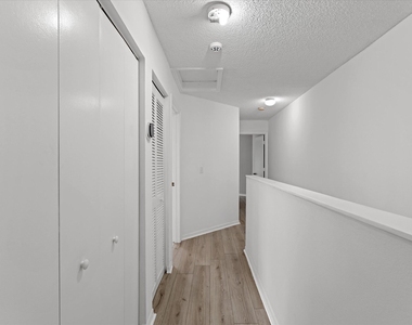 2264 Salerno Circle - Photo Thumbnail 16