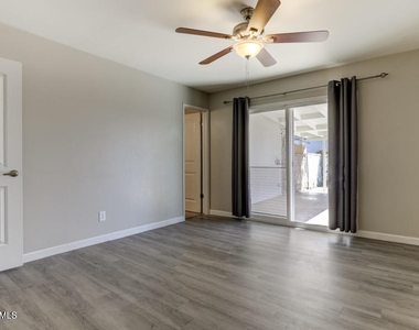 1527 W Huntington Drive - Photo Thumbnail 13